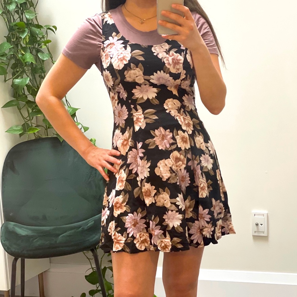 FOREVER21 - Black floral mini sun-dress